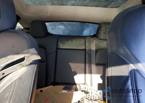 2020 Tesla Model Y z USA, uszkodzony, nr VIN 5YJYGDEE6LF029597